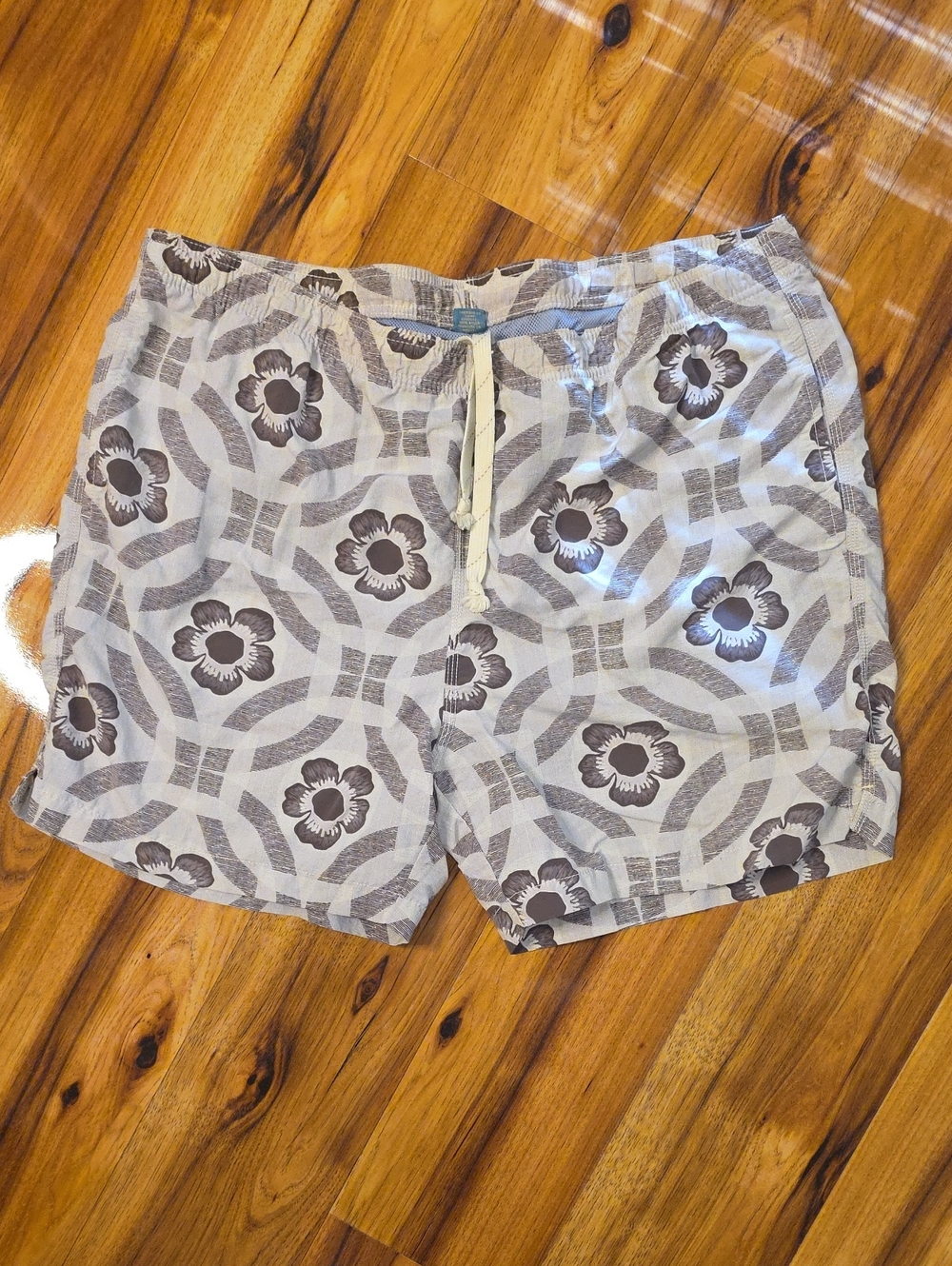 Tommy Bahama Mens Cream/ Brown Floral Print Drawstring Swim Trunks